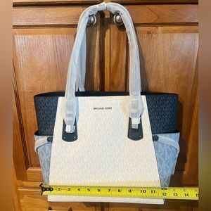 NWT Micheal Kors Purse